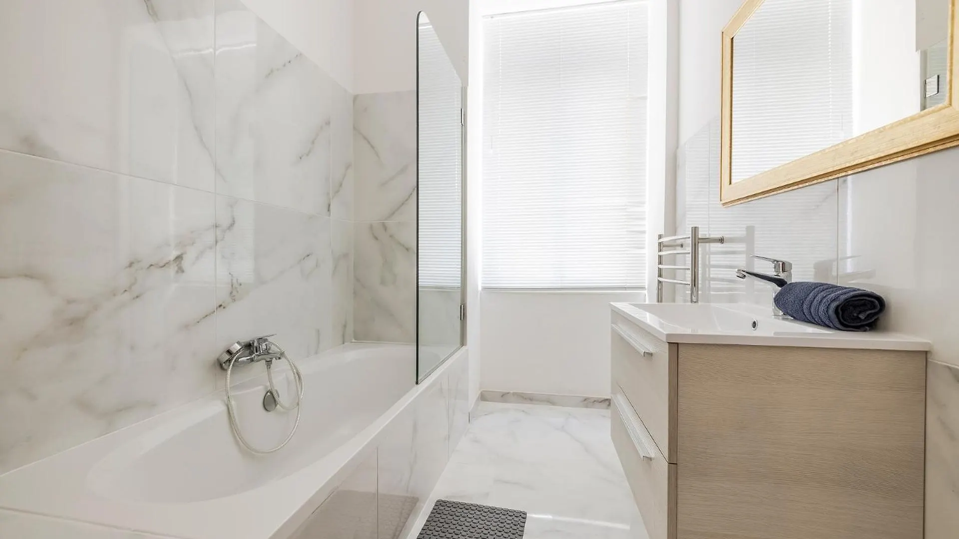 Bright 3Br With Sea Views In Central Sliema Apartment