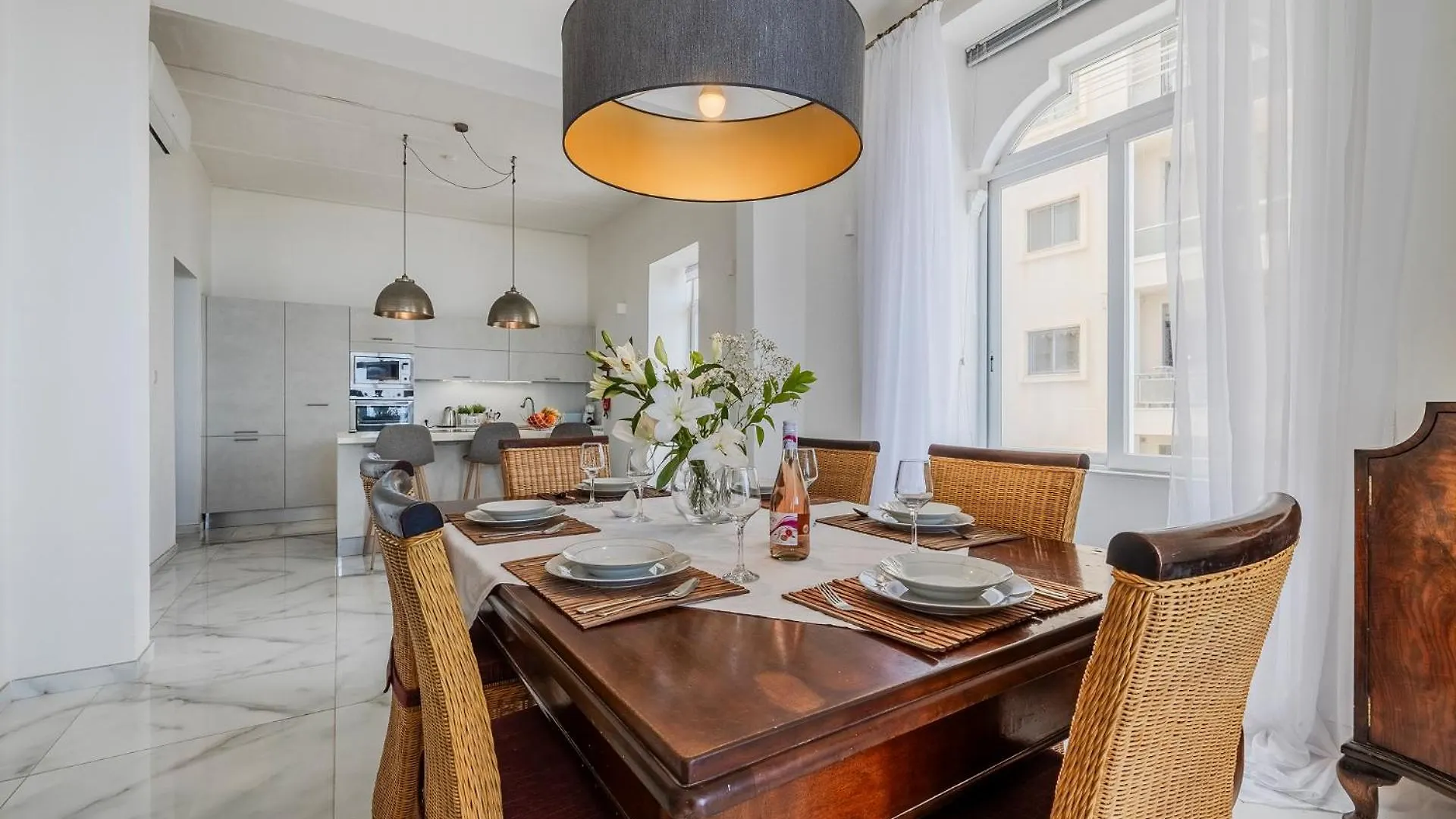 Bright 3Br With Sea Views In Central Sliema Apartment