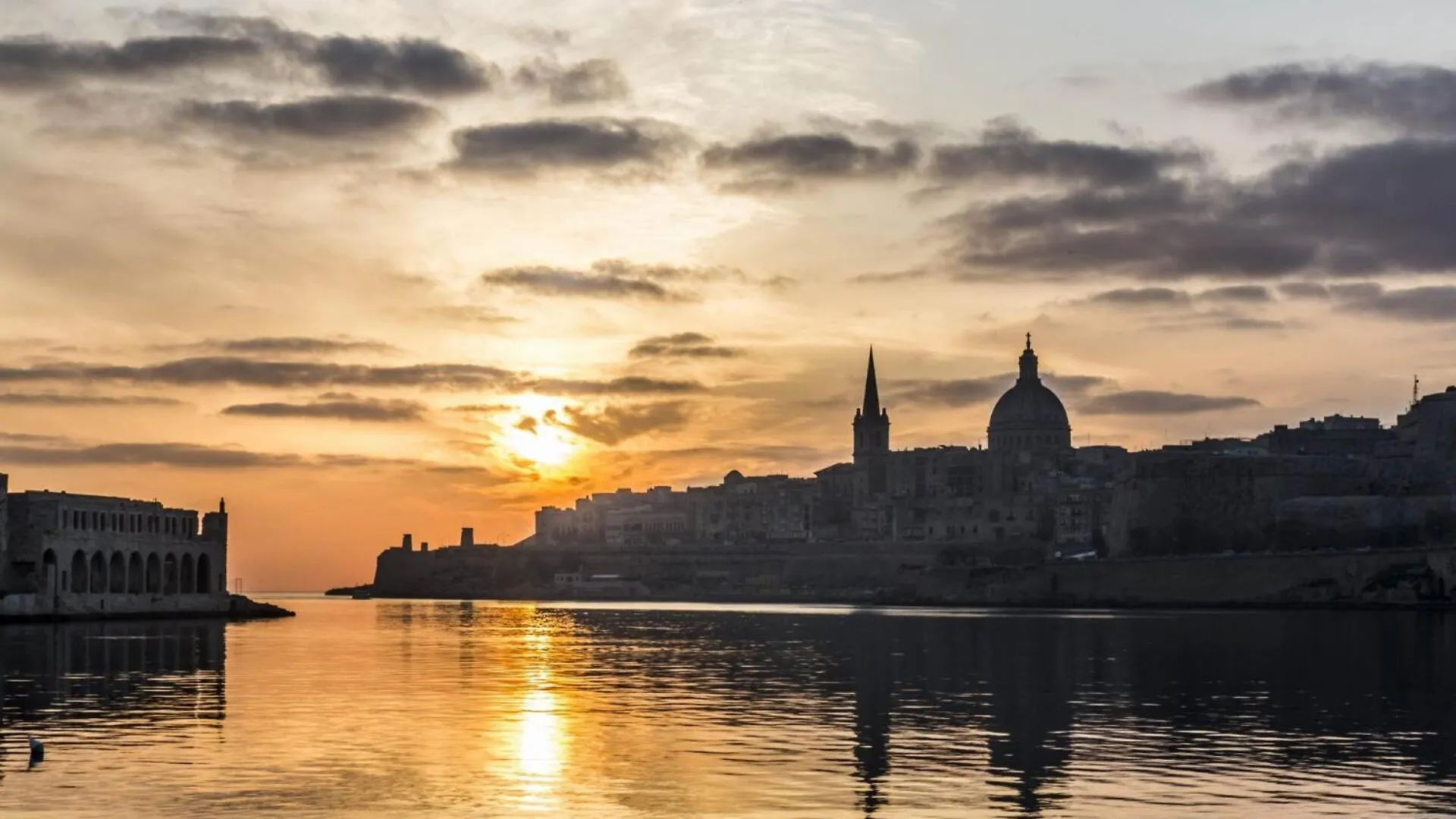 Bright 3Br With Sea Views In Central Sliema Apartment