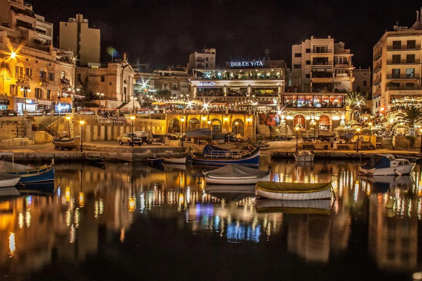 Bright 3Br With Sea Views In Central Sliema Malta