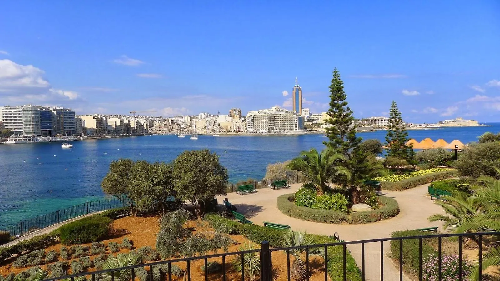 Bright 3Br With Sea Views In Central Sliema Apartment
