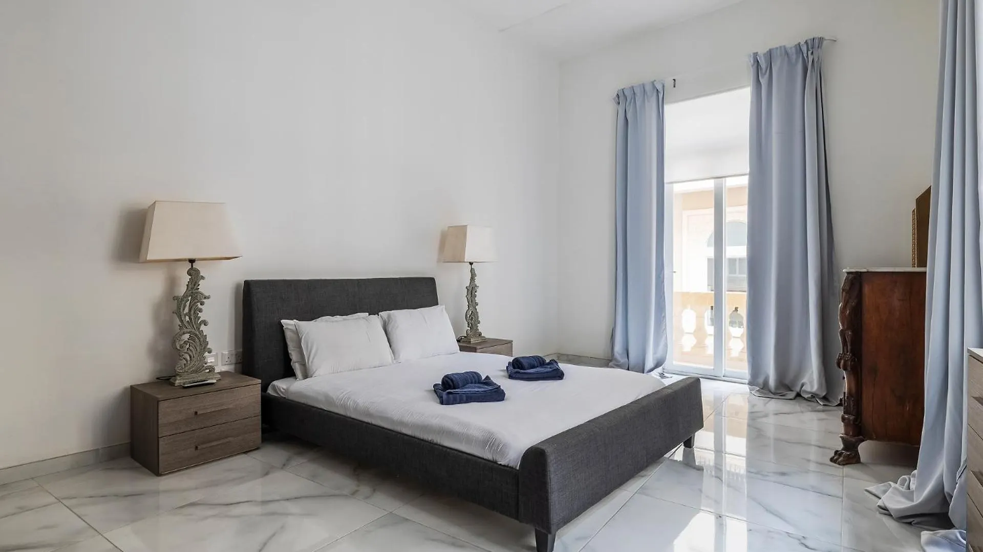 Bright 3Br With Sea Views In Central Sliema 0*,